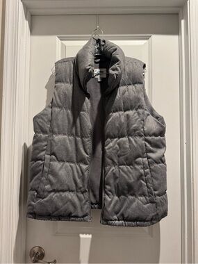 Men’s Old Navy Gray Quilted Puffer Vest size xl